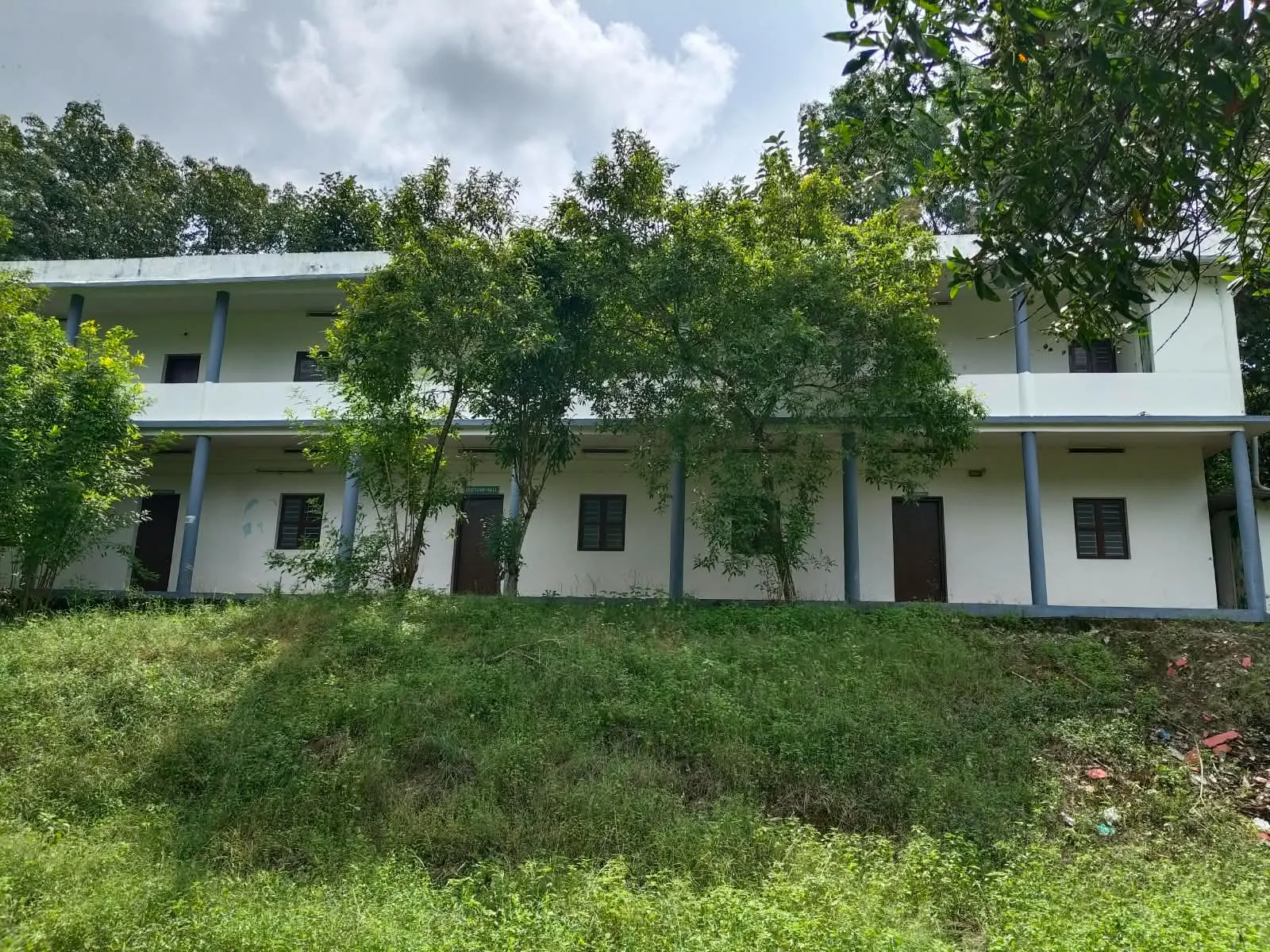 Lecture Complex & Botanical Surroundings